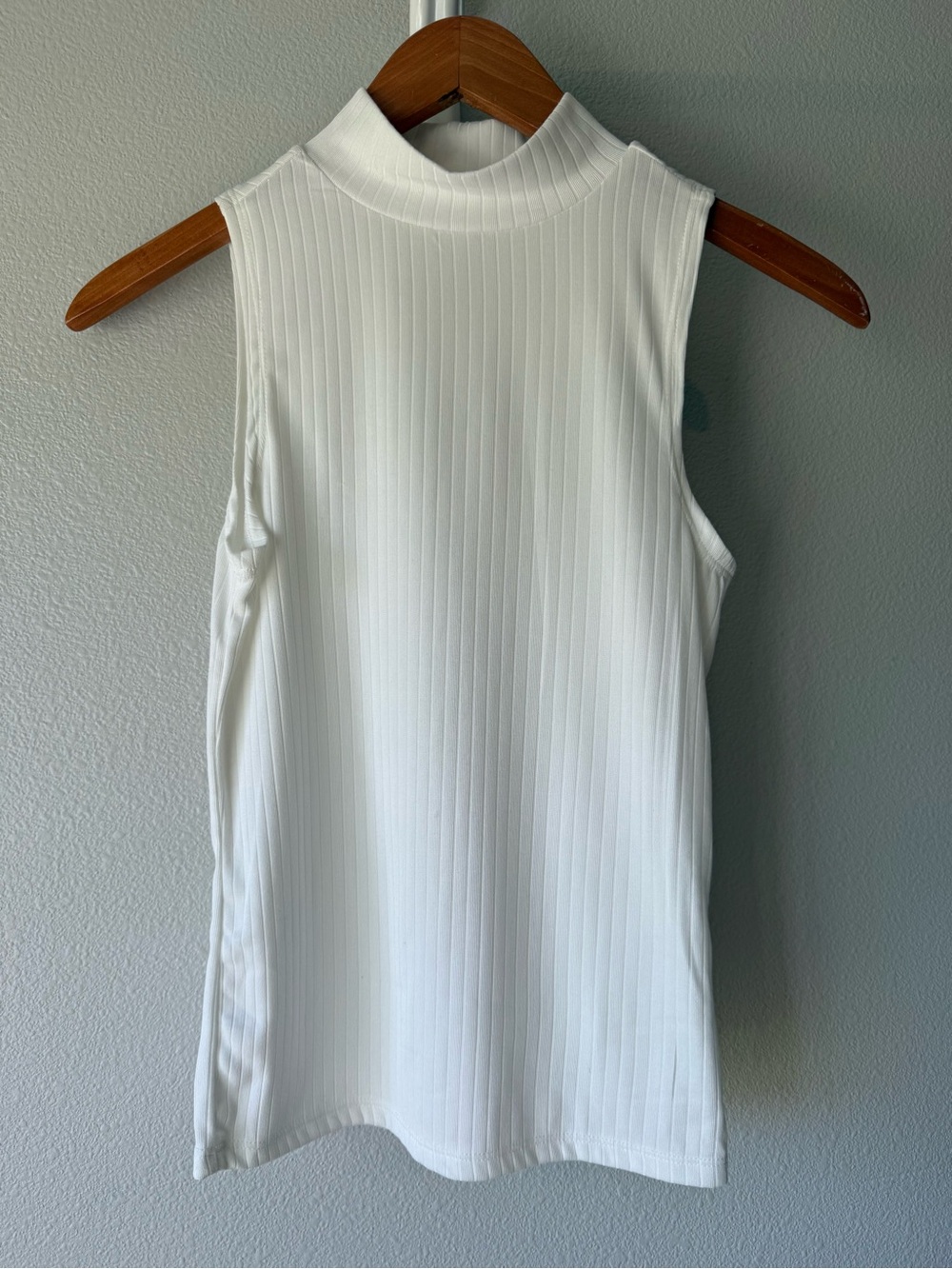 eye candy White Ribbed Mock Neck Sleeveless Tank